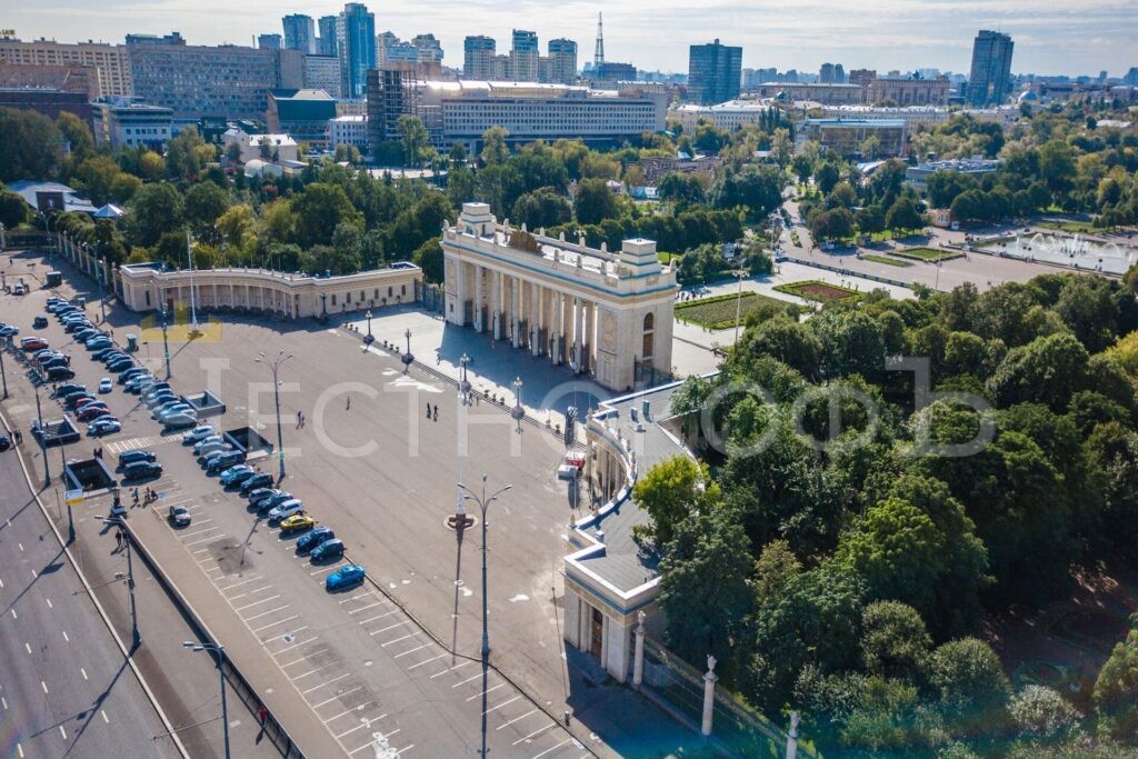 Центральный парк культуры и отдыха имени Горького рядом с ЖК «Еропкинский, 16»